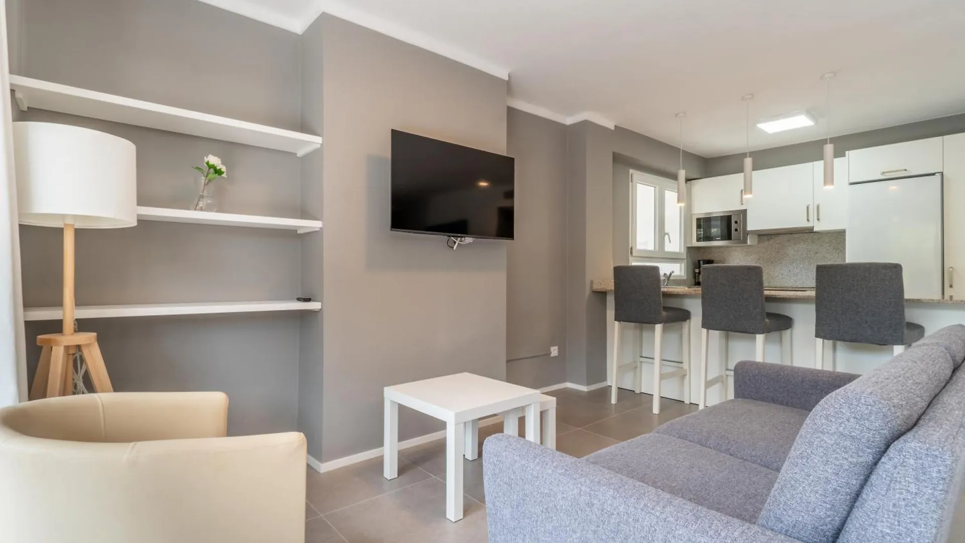 Ponent Cala Ratjada Apartments A  卡拉纳雅达