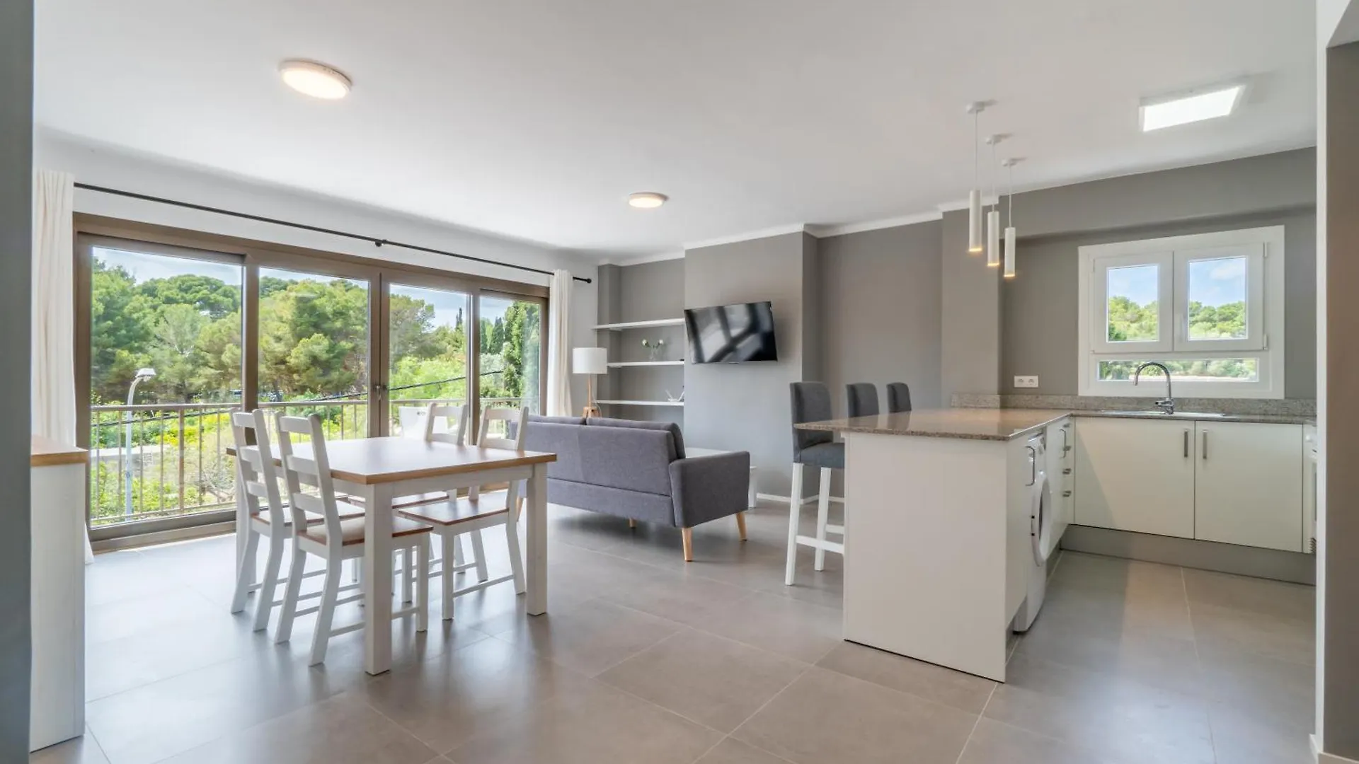 Ponent Cala Ratjada Apartments A  卡拉纳雅达