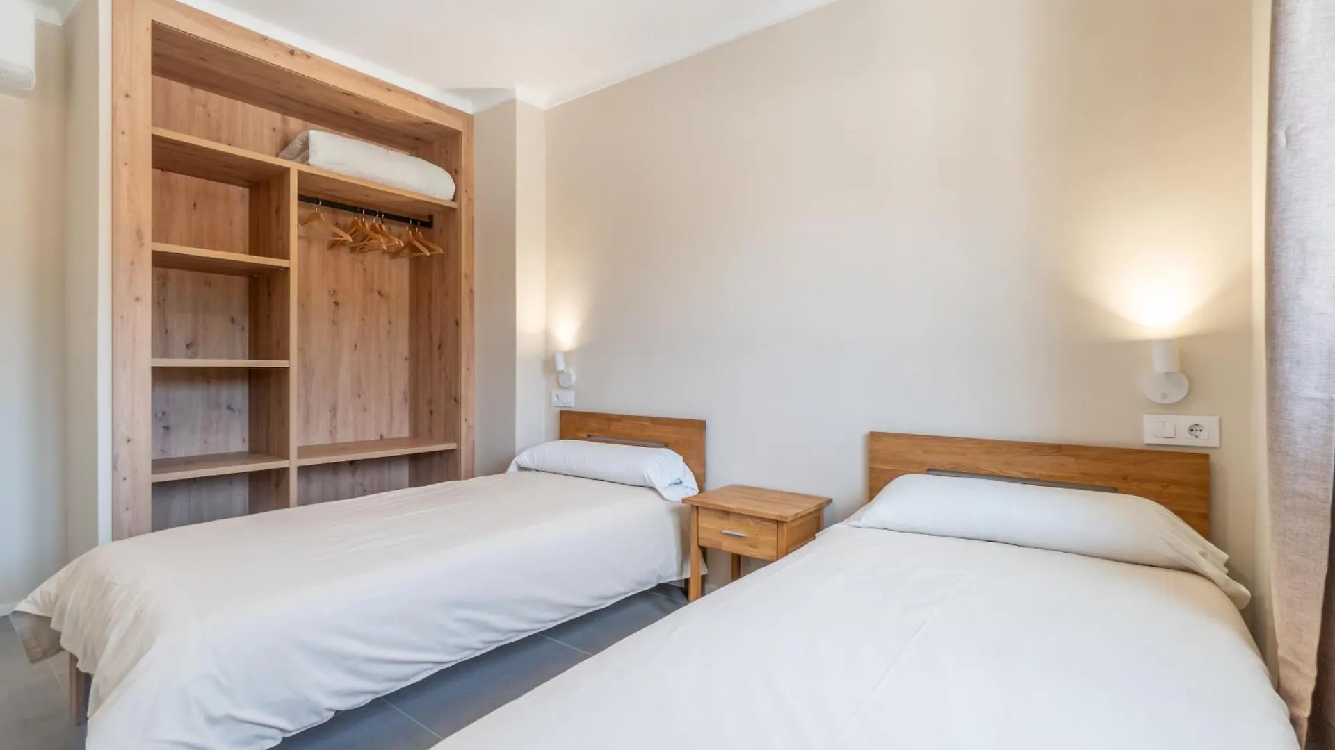 Ponent Cala Ratjada Apartments A 卡拉纳雅达